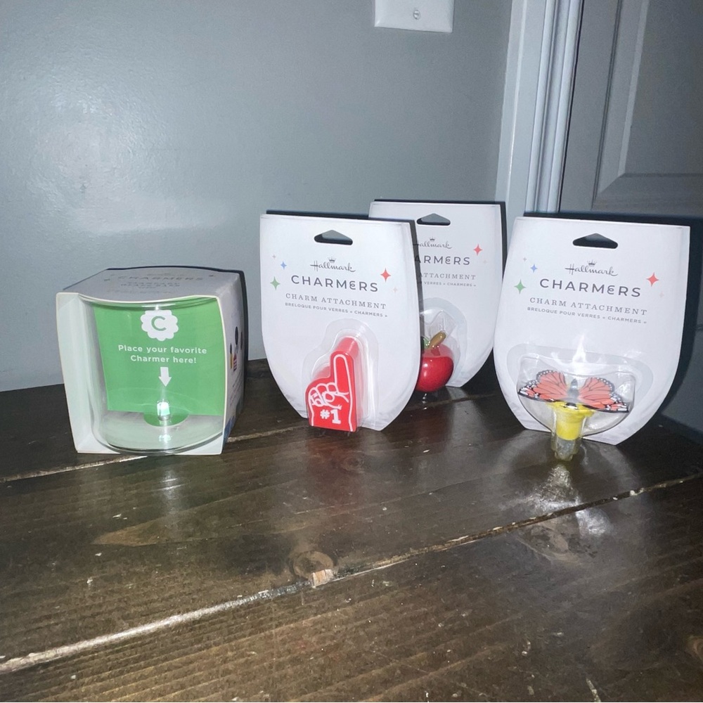 Hallmark Charmers Drinking Glass Charms set new